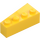 LEGO Amarillo Cuña Ladrillo 2 x 4 Derecha (41767)